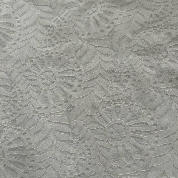 White lace blouse - Picture 2 of 3